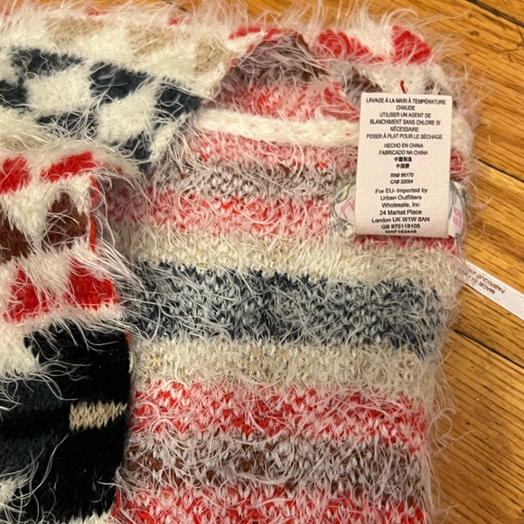 Free People Canyonland Fringe Kimono Southwestern Aztec Fuzzy Poncho One Size - Picture 15 of 16